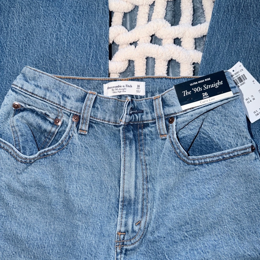 Abercrombie Curve Love high waisted jeans - Picture 2 of 5